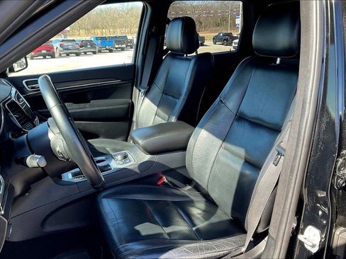 Used 2019 Jeep Grand Cherokee Limited image 27