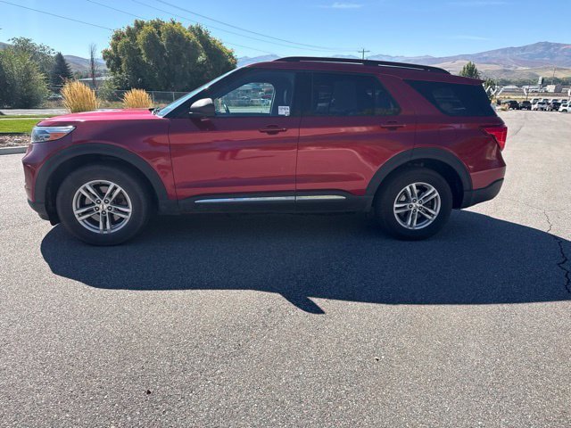 Used 2020 Ford Explorer XLT w/ Equipment Group 202A AWD/4WD image 3