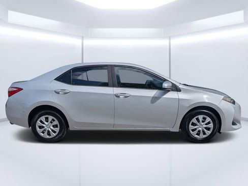 Used 2019 Toyota Corolla L image 2