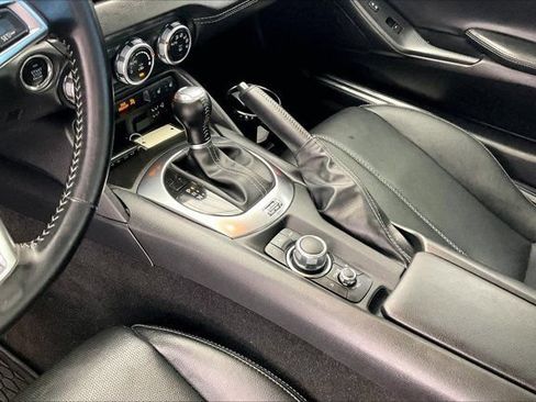 Used 2023 MAZDA MX-5 Miata Grand Touring w/ Weather Package RWD image 15