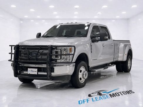 Used 2019 Ford F350 Lariat w/ Lariat Value Package AWD/4WD image 1