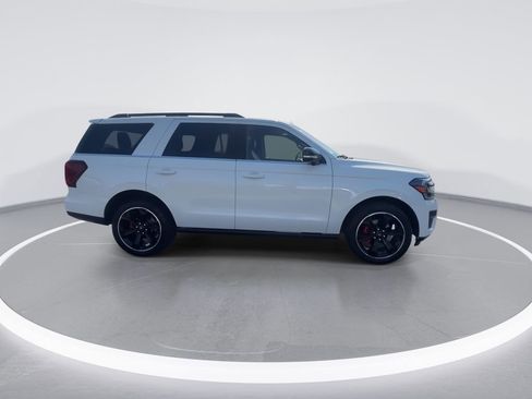 Used 2024 Ford Expedition Limited AWD/4WD image 9