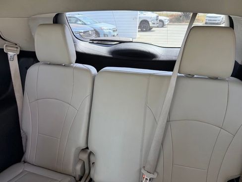 Used 2019 Buick Enclave Essence FWD image 6