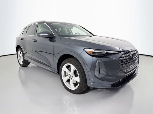 Used 2025 Audi Q5 Premium Plus w/ Premium Plus AWD/4WD image 1