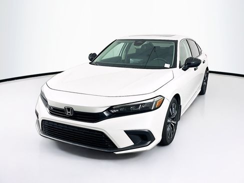 Used 2024 Honda Civic EX image 3