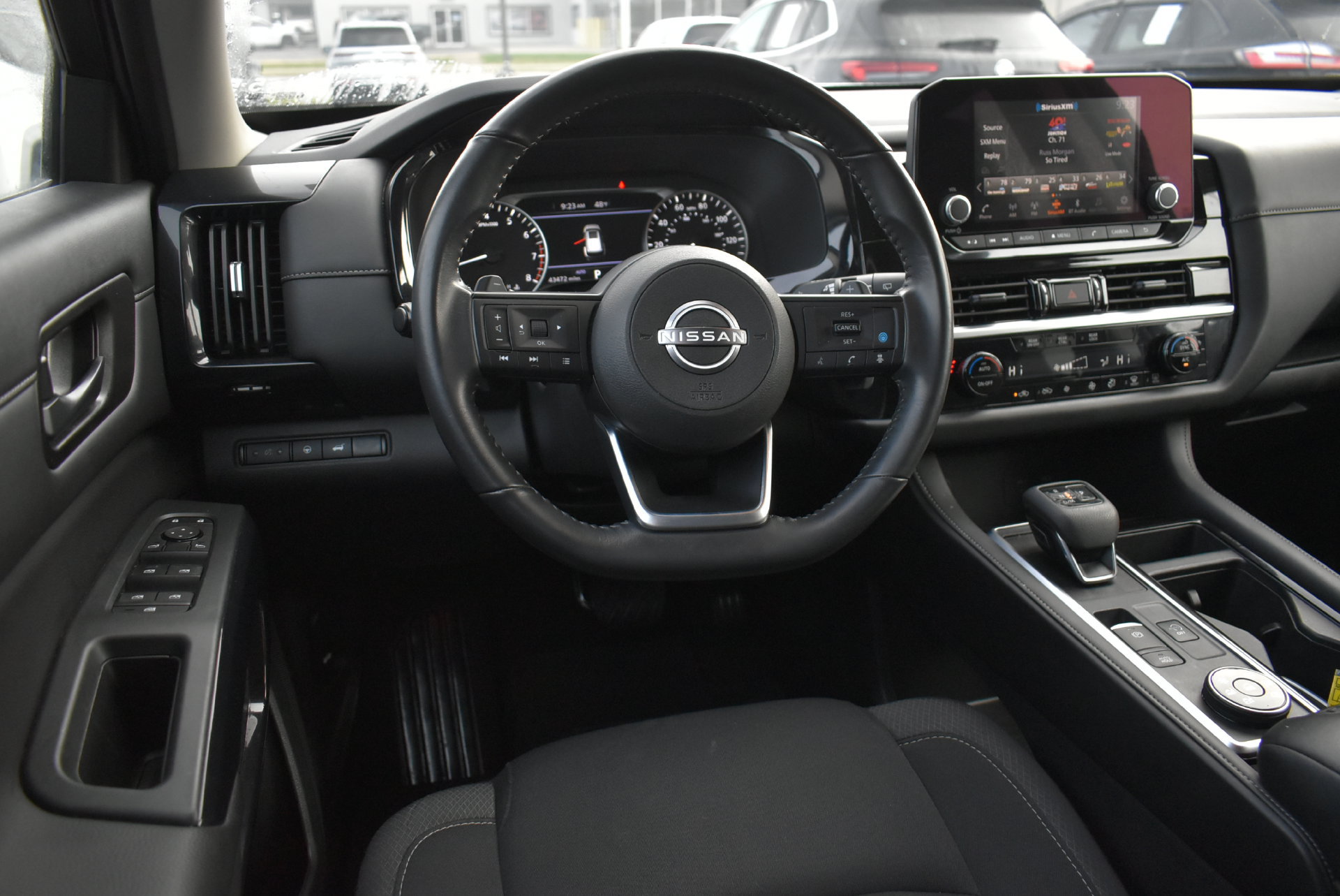 Used 2025 Nissan Pathfinder SV AWD/4WD image 18