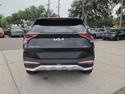 Certified 2024 Kia Sportage EX w/ EX Premium Package AWD/4WD image 7