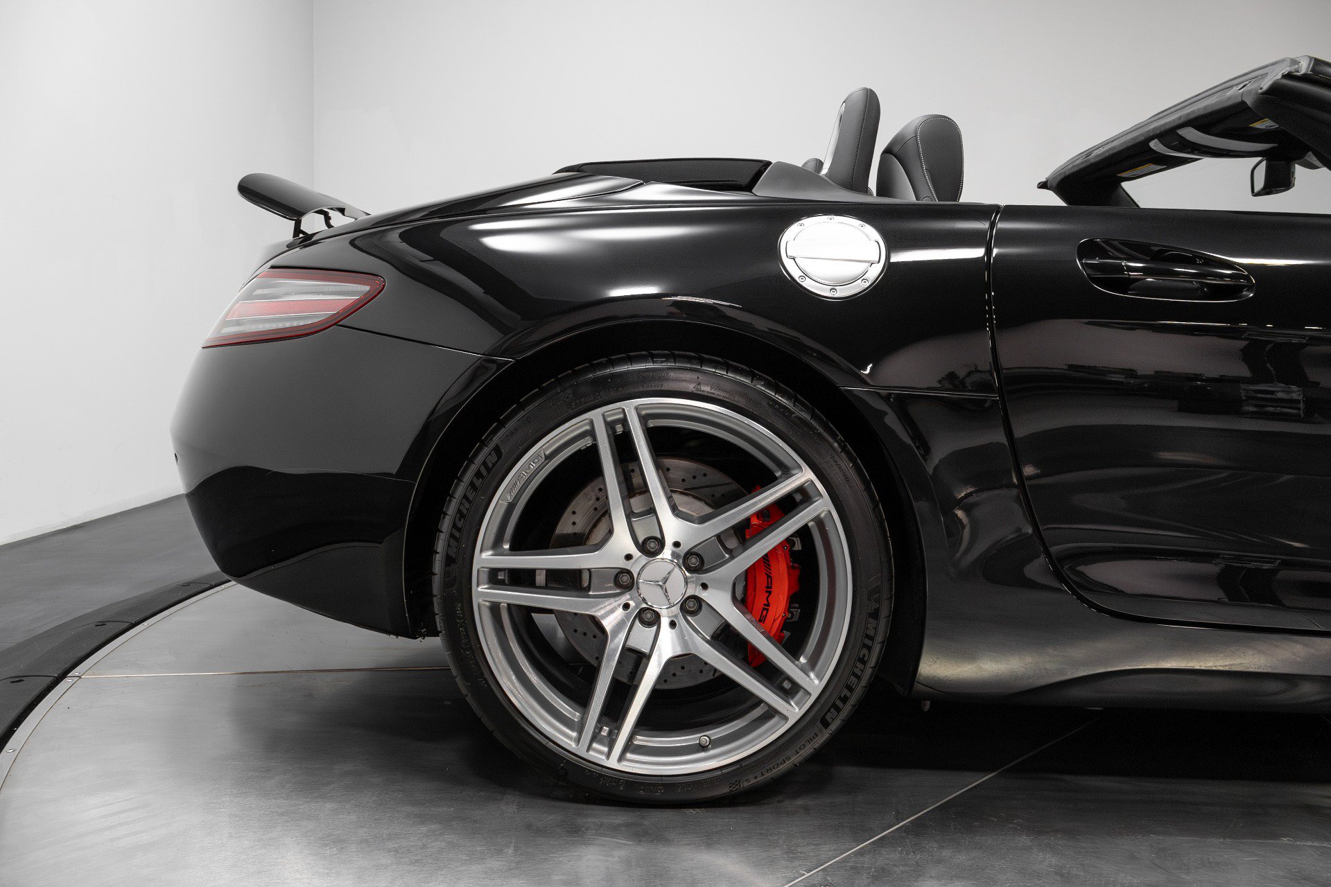 Used 2012 Mercedes-Benz SLS AMG Roadster image 22