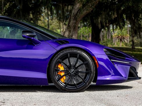 Used 2024 McLaren Artura TechLux image 30