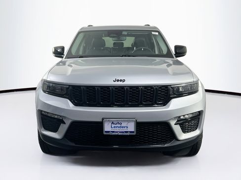 Used 2023 Jeep Grand Cherokee Limited w/ Black Appearance Package image 2