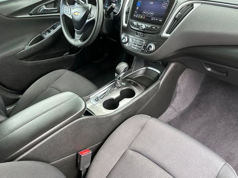 Used 2022 Chevrolet Malibu LT FWD image 15