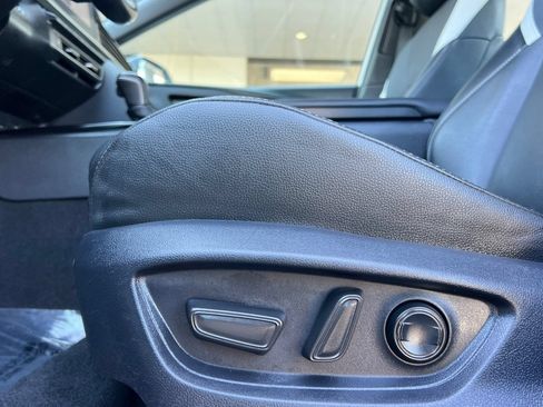 Used 2025 Toyota Camry SE FWD image 14