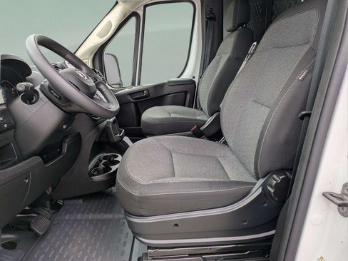 Used 2025 RAM ProMaster 2500 w/ U-Haul Equipment Group FWD image 16