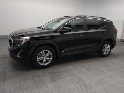 Used 2021 GMC Terrain SLE w/ Driver Convenience Package FWD image 2