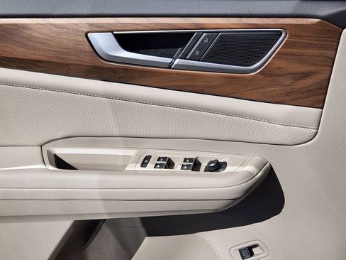 New 2026 Volkswagen Atlas SE image 11