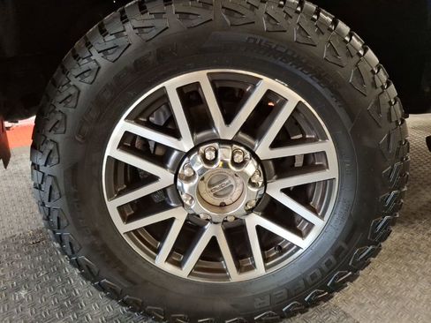 Used 2017 Ford F250 Lariat w/ Lariat Value Package image 4