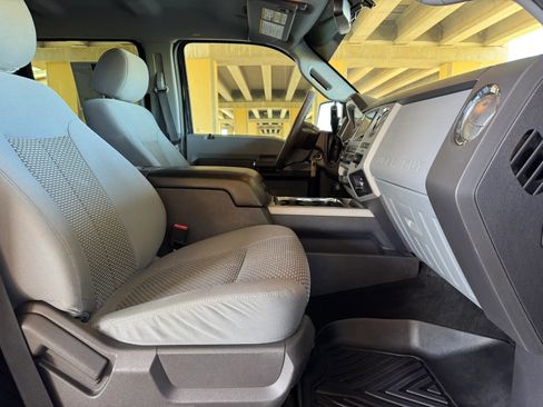 Used 2016 Ford F250 XLT w/ XLT Premium Package image 29