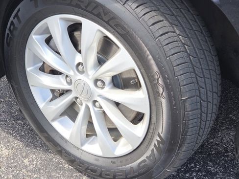 Used 2019 Chrysler Pacifica Touring-L FWD image 9