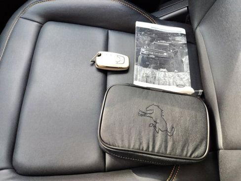 Used 2022 Ford Bronco Badlands image 21