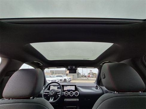 Certified 2025 Mercedes-Benz GLA 250 image 34