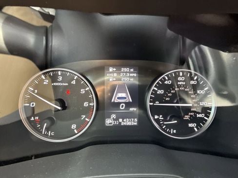 Used 2024 Subaru Crosstrek 2.0i Premium AWD/4WD image 15