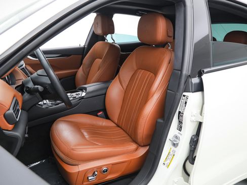 Certified 2022 Maserati Levante Modena image 20