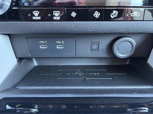 New 2025 Mitsubishi Outlander SE image 26