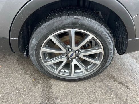 Used 2015 Ford Explorer XLT w/ Equipment Group 202A image 13