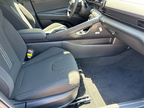 New 2025 Hyundai Elantra Sport image 13