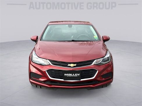Used 2018 Chevrolet Cruze LT w/ Convenience Package image 8