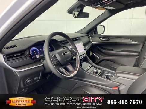 New 2026 Jeep Grand Cherokee L Limited image 11