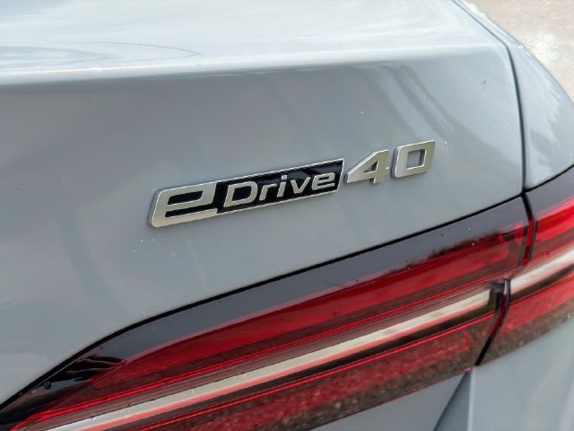 Used 2026 BMW i5 eDrive40 w/ M Sport Package RWD image 11