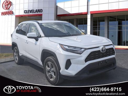 Used 2024 Toyota RAV4 XLE AWD/4WD image 1
