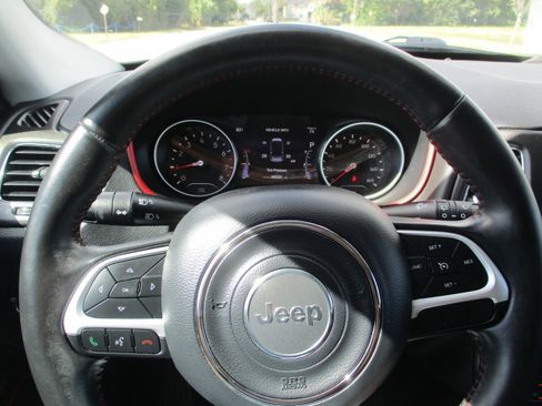 Used 2019 Jeep Compass Trailhawk image 17