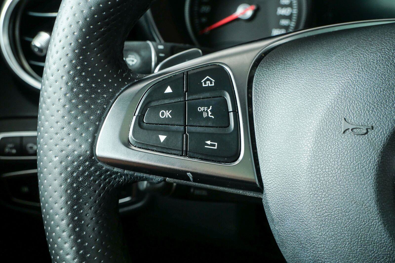 Used 2019 Mercedes-Benz GLC 300 image 11