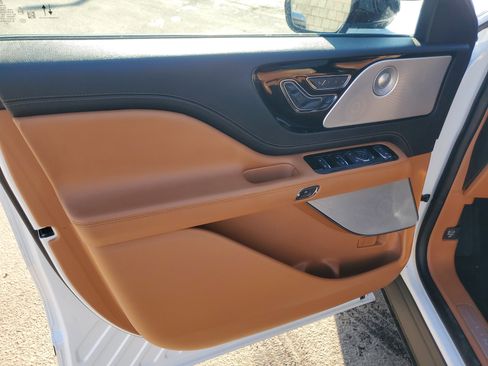 Certified 2023 Lincoln Aviator Black Label image 10