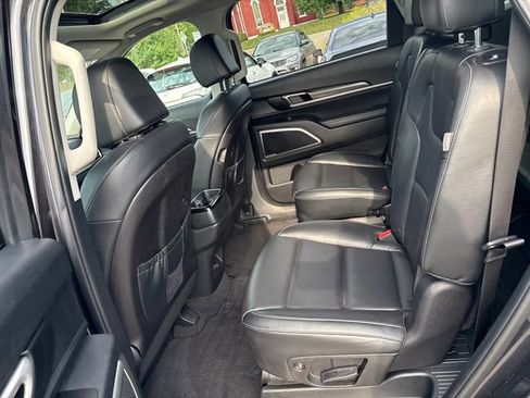 Used 2025 Kia Telluride S AWD/4WD image 22