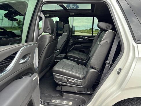 Used 2023 Cadillac Escalade V AWD/4WD image 14