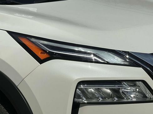 Used 2023 Nissan Rogue Platinum AWD/4WD image 8