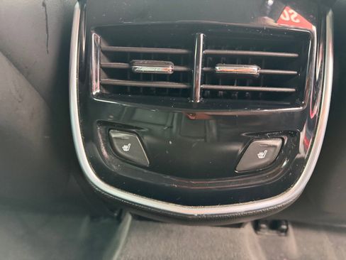 Used 2014 Cadillac XTS Luxury image 23