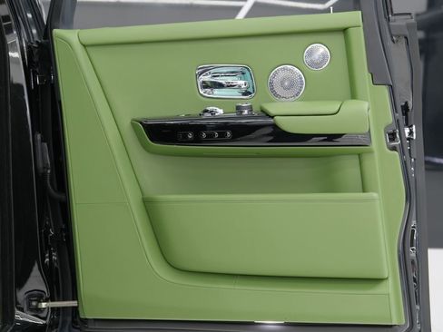 Used 2023 Rolls-Royce Phantom Sedan w/ The Phantom Package RWD image 45