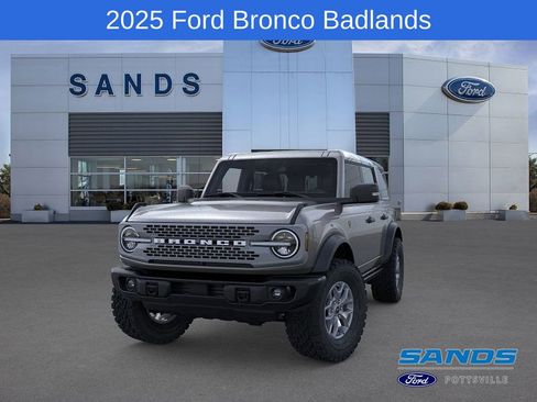 New 2025 Ford Bronco Badlands image 2