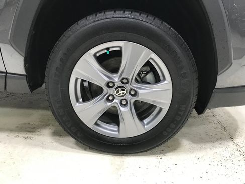 Used 2022 Toyota RAV4 XLE AWD/4WD image 10