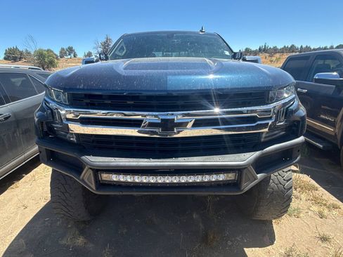 Used 2020 Chevrolet Silverado 1500 LT AWD/4WD image 2