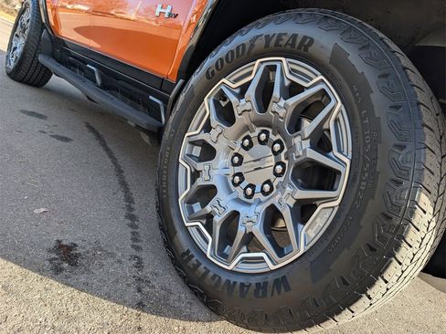 Used 2024 GMC Hummer EV 3X image 9