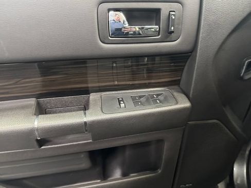 Used 2019 Ford Flex SEL AWD/4WD image 25