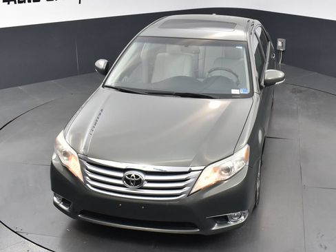 Used 2011 Toyota Avalon Limited FWD image 9