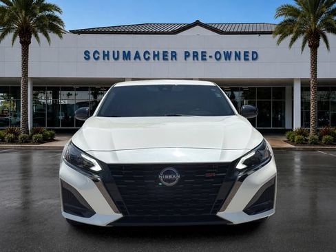 Used 2023 Nissan Altima 2.5 SR FWD image 2
