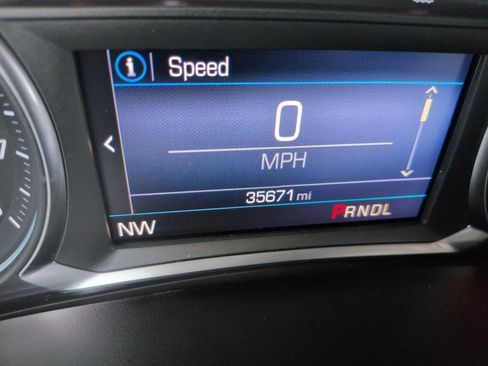 Used 2019 Chevrolet Equinox LT image 16