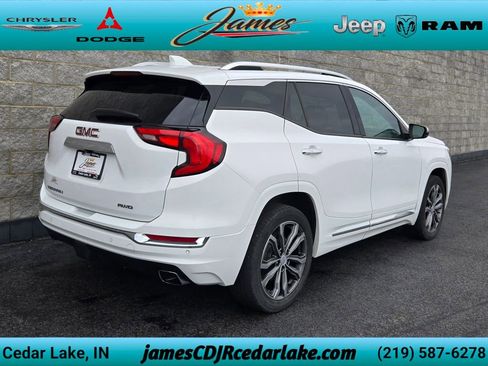 Used 2020 GMC Terrain Denali w/ Denali Premium Package AWD/4WD image 5